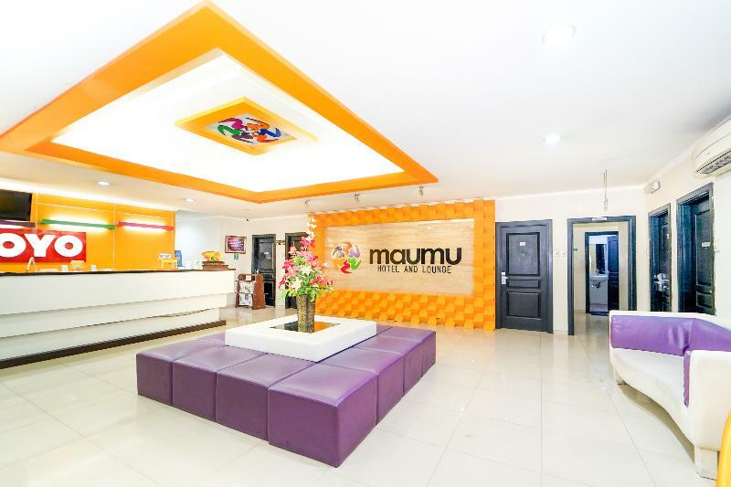 Oyo 235 Maumu Hotel & Lounge Surabaya Exterior foto
